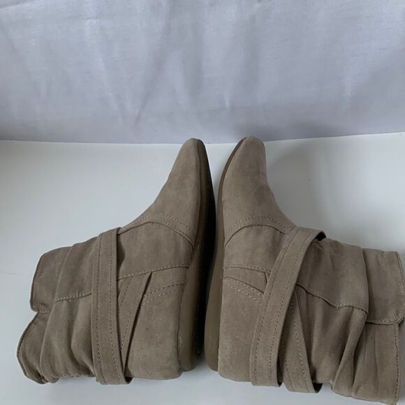 Flat Tan Slip into Ankle Boots - Picture 6 of 15